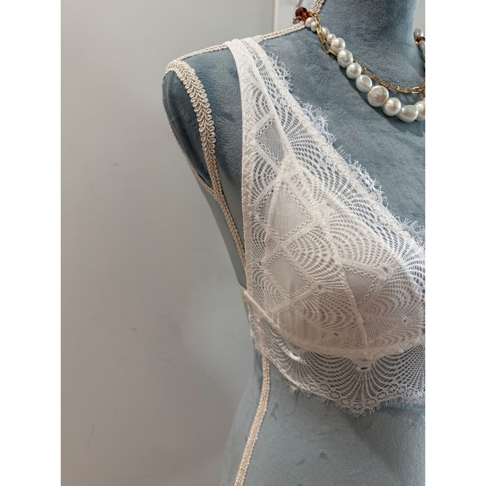 Cosabella White Allure Petite Plunge Bralette  Lace Wireless Bra‎ PM(28C, 30B) - Picture 6 of 10